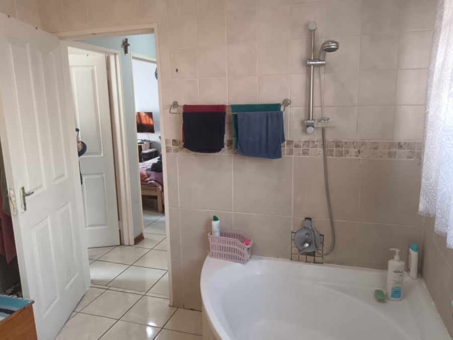 2 Bedroom Property for Sale in Verwoerdpark Northern Cape